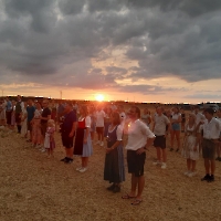 55 20240817_200022  Volkstanz am Feld