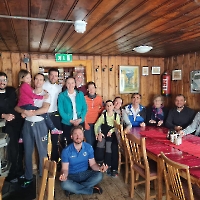 Gruppenbild Tauplitz 2026 23.mal, 14 Teilnehmer