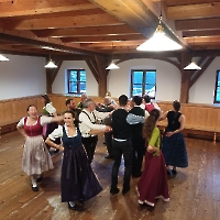 Volkstanzen im April